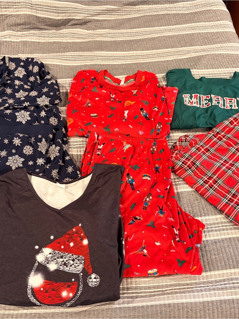 Women’s Plus Suze Holiday lot- 3 pajama sets and 1 holiday shirt